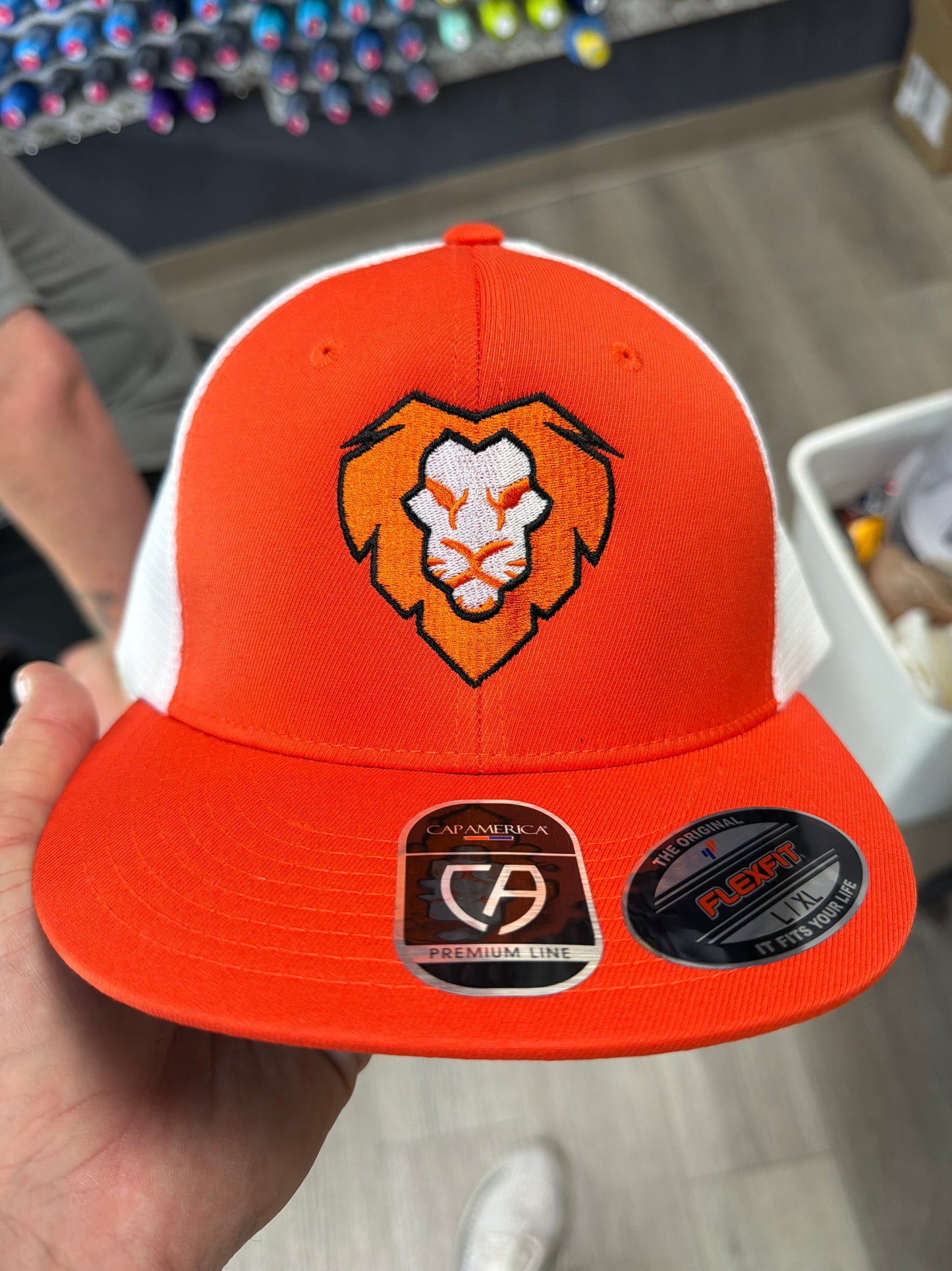 Flexfit Cap – Orange / White